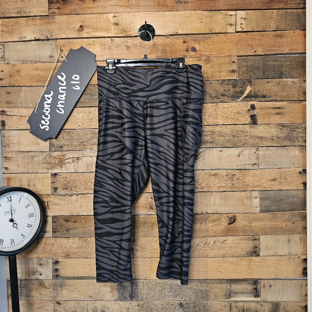 Old Navy Active Women's PowerSoft Joggers in Black & Green Zebra Print Size XL
